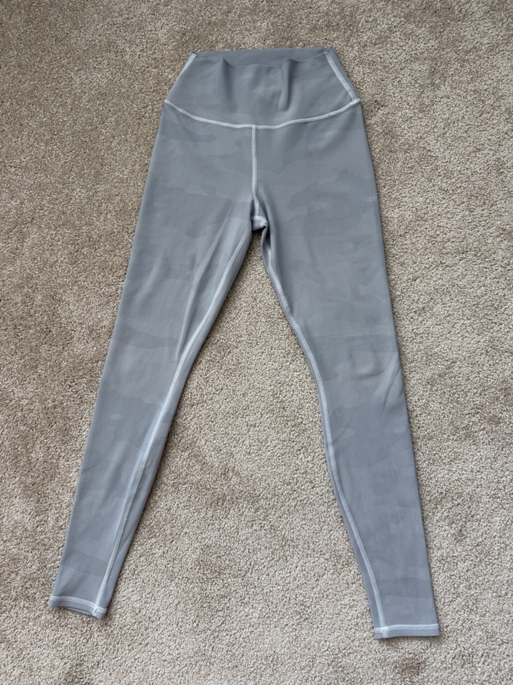 Alo Yoga Light Grey Camo High Waisted Athletic Gym Leggings
